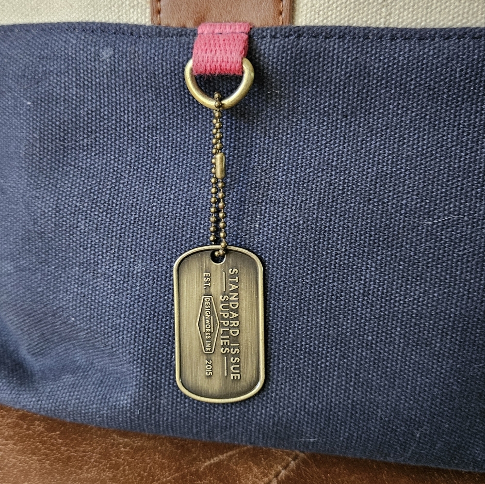 Stylish Two-Tone Canvas and Leather Tote Bag - Picture 6 of 6